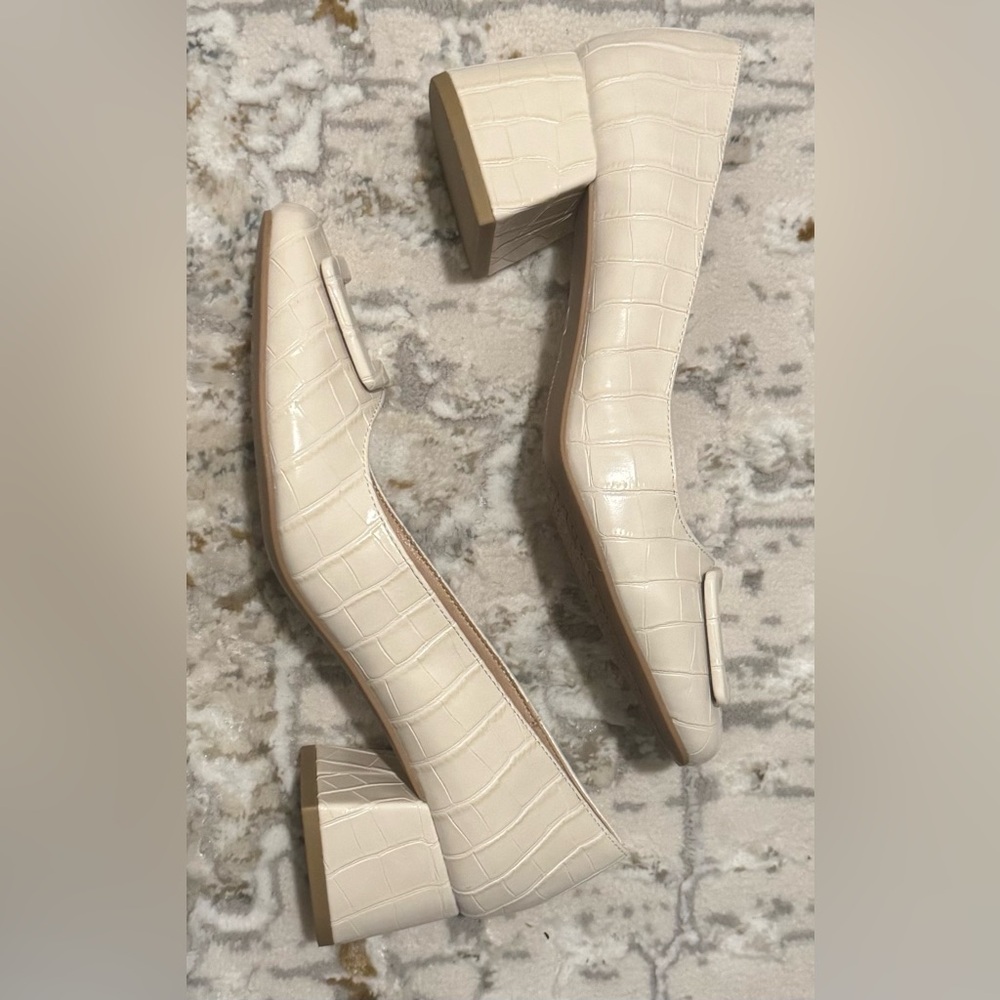 Chinese Laundry Big Ben Ivory Croc Pumps with Comfort Cushion - Picture 9 of 12